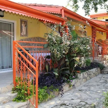 Готель Temple 3*