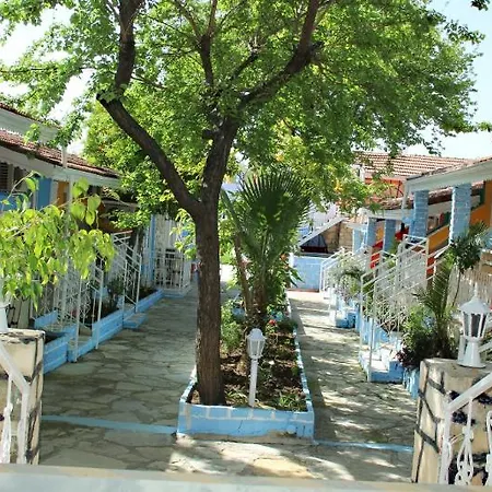 Готель Temple
