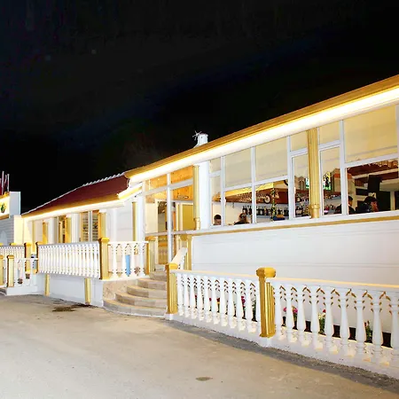 Temple מלון 3*